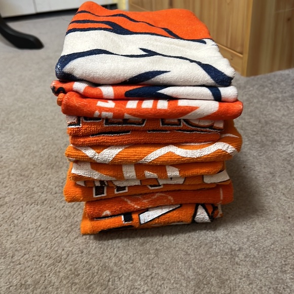 Lot of 12 Denver Broncos Rally Towels - Picture 3 of 3
